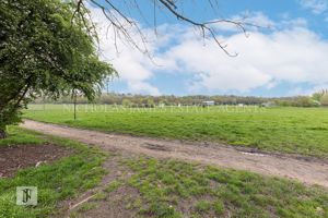 Photo 22- click for photo gallery